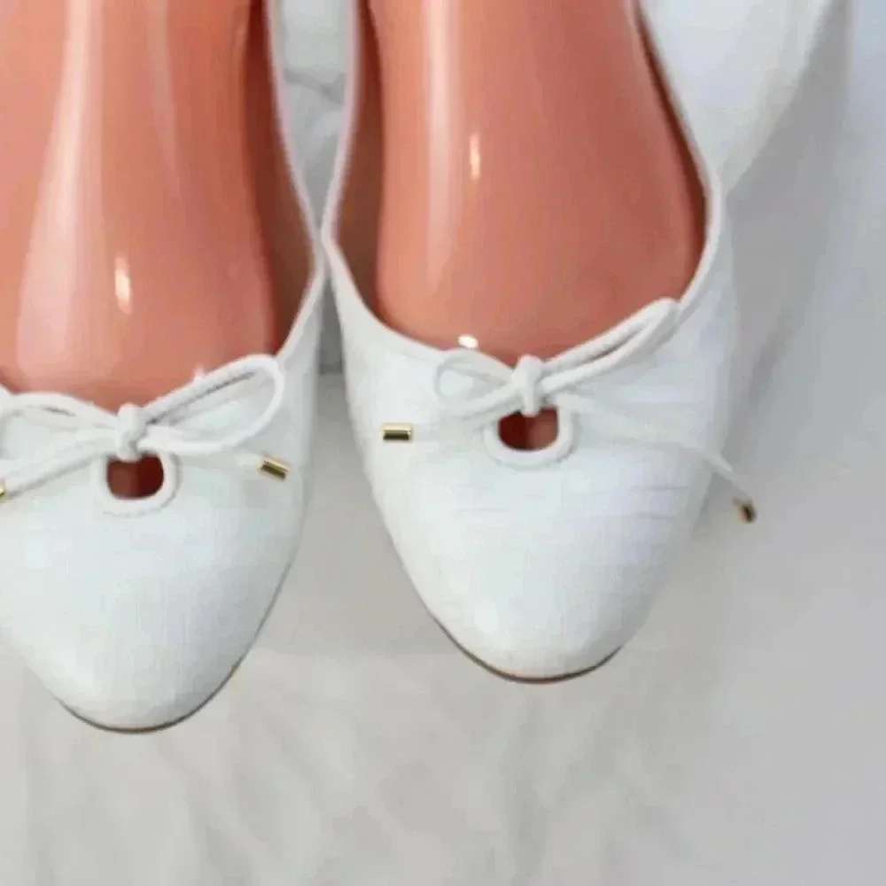 STUART WEITZMAN ladies white loafers